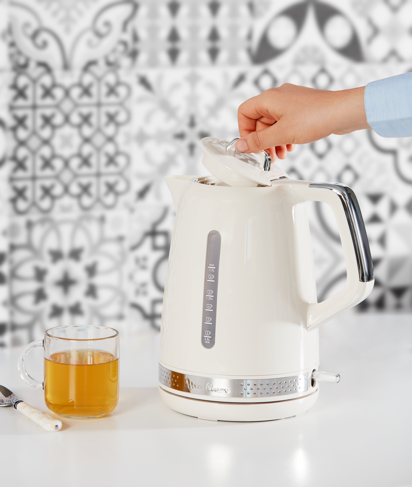 HERVIDOR MOULINEX BY320A SOLEIL 1,7L 2400W CREMA