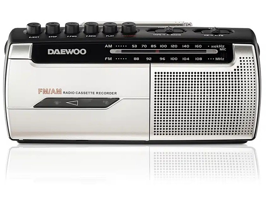 RADIO CASSETTE DAEWOO DW1107 AM/FM PLATA