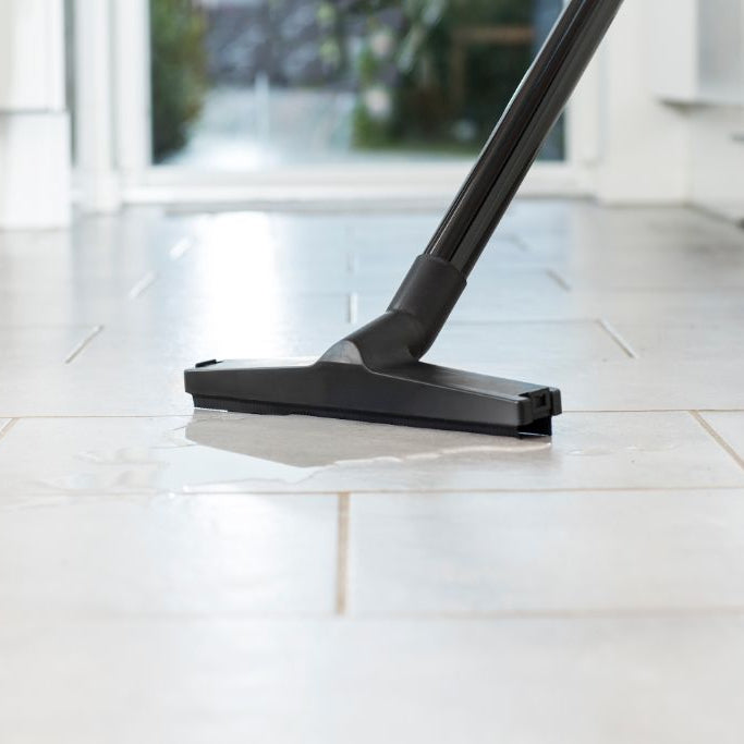 ASPI. TRINEO NILFISK MULTI II 30T VCS INOX SOL/LIQ